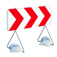 Panneau de chantier K8 Déviation ou rétrécissement de voies 1500 x 500 mm avec pied et 2 sacs de lestage