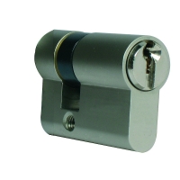 Demi-cylindre F9 nickelé varié 30 x 10 mm