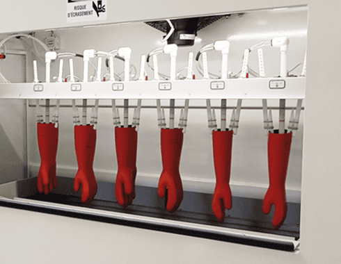 Contrôle diélectrique des gants d'électriciens